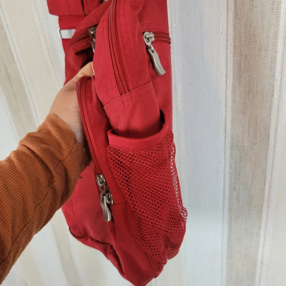 Baggallini Sling Crossbody Bag Purse Backpack Nylon Red One Strap - Picture 4 of 12